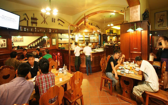 Hoa Viên Brauhaus - Nguyễn Biểu