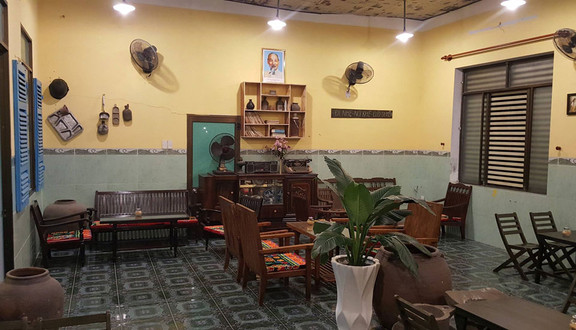 Tiệm Café Hoài Niệm