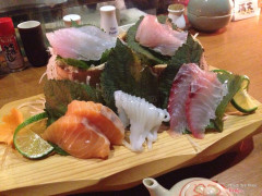 Phần sashimi cho 2 người