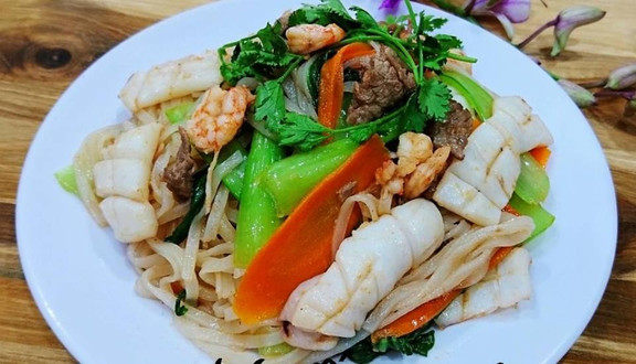 Tú 330 - Cơm Gà & Mì Xào Giòn - Huỳnh Văn Bánh