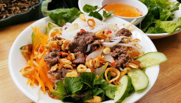 Bà Dương Béo - Bún Trộn & Phở Xào