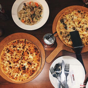 Pizza Hải Sản + Cơm Rang Hải Sản + Pizza Pho Mát