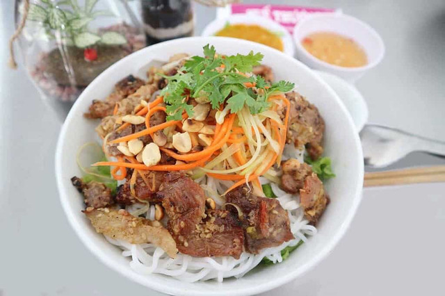 Quán Hạnh - Bún Thịt Nướng - Đặng Tất