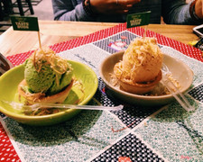 Kem cốc  chén kem ăn luôn cả cốc 