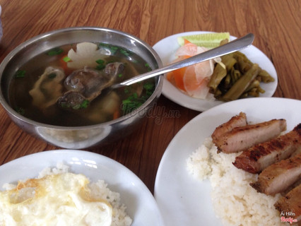 Phần cơm + súp mề gà