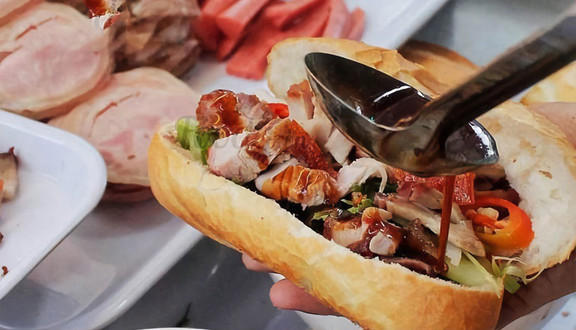 Bánh Mì Sài Gòn - 122 Vũ Bảo