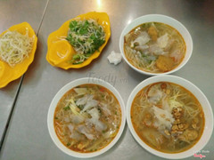 Bún chả cá sứa