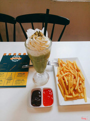 Quán dạo. Này khác quá ; mới bổ sung thêm phòng có ghế cao view khá thoáng, các bạn nhân viên rất nhiệt tình sẽ quay lại đây nhiều