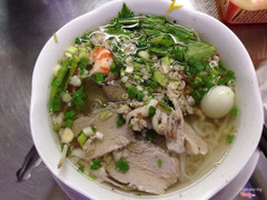 Hủ tíu nam vang