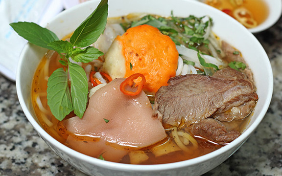 Bún Bò Giò Chả - Đặng Tất