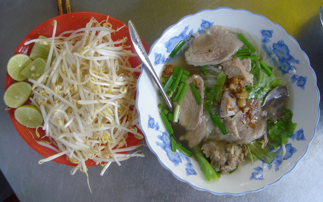 Hủ Tiếu Mì Sườn