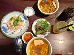 Bún bò + banh canh cua