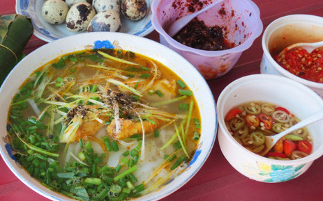 Bánh Canh Nguyệt