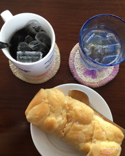 Cafe va banh hoa cuc