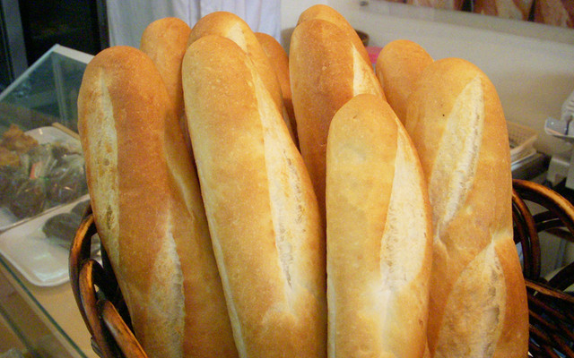 Tiệm Bánh Mì Trường Hưng