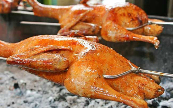 Tuấn Thắm - Vịt Nướng Lá Mắc Mật