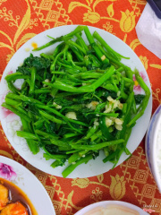 Rau muống xào tỏi