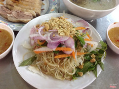 Gỏi ăn kèm
