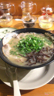 博多ラーメン屋です。11万ドン。