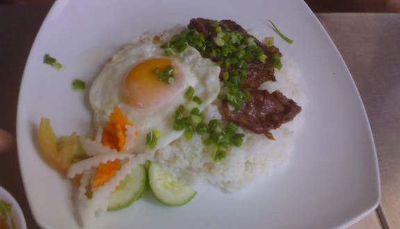 Cơm Tấm Thịt Nướng Mật Ong