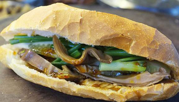 Bà Sáu - Bánh Mì Phá Lấu - Hoàng Diệu