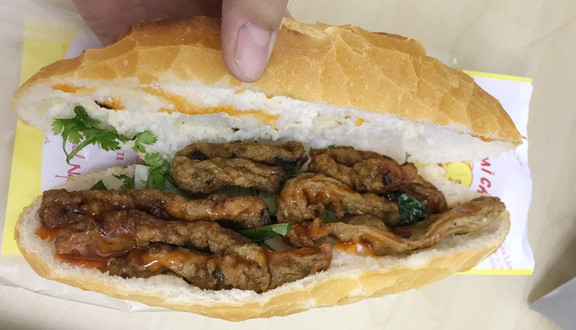 Sáu Lắm - Bánh Mì Chả Cá