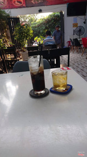 Cafe và không gian.