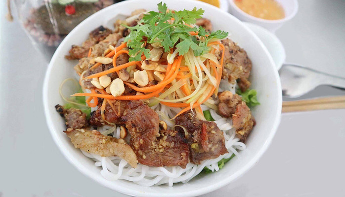 Đào - Bún Thịt Nướng - Nem Lụi & Bánh Xèo