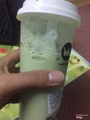 Không đá mà nhấc ra toé loe đá tưởng mình đặt nhầm