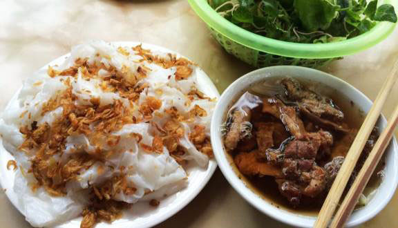 Duy Anh - Bánh Cuốn, Bún Chả & Gà Tần