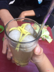 Chè bột lọc thịt heo quay Huế