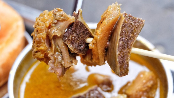 Phá Lấu Bò Tài - Hoàng Hoa Thám