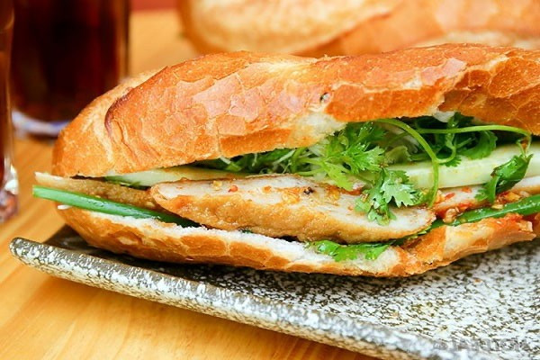 Chiworo - Bánh Mì Pháp - Hồ Tùng Mậu