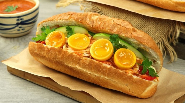 Tiệm Bánh Mì Mặt Trăng - Tô Hiệu - Shop Online