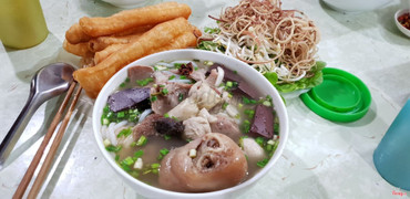 bún bò giò heo