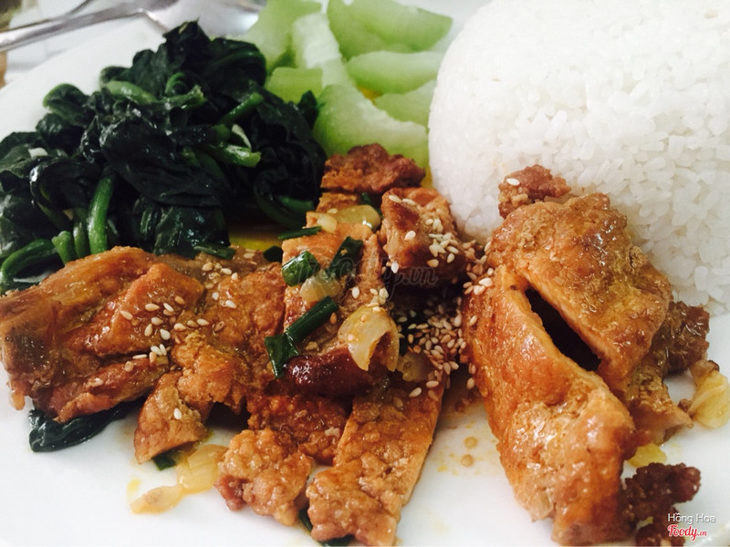 Cơm sườn cốt lết nướng