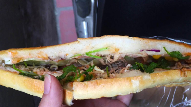 Bánh Mì Vợ Ong Vàng - Tây Sơn