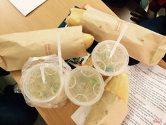 Bữa ăn sáng hằng ngày của sinh viên Công Đoàn