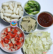 Combo Tteokbokki Tự Nấu ĂN VẶT TEEN TEEN 01227948836 🍽  TOK 1 🍚500g bánh gạo phô mai + sốt + cải thảo : 100k TOK 2 🍚500g bánh gạo phô mai + sốt + cải thảo + chả cá : 110k TOK 3 🍚500g bánh gạo phô mai + bột phô mai : 100k TOK 4 🍚500g bánh gạo thường + sốt + cải thảo : 60k TOK 5 🍚500g bánh gạo thường + sốt + cải thảo + chả cá : 70k TOK 6 🍚500g bánh gạo thường + bột phô mai : 60k  Bánh gạo thường 40k/500g 🍚 Bánh gạo phô mai 80k/500g 🍚 Bột phô mai 30k/100g 🧀 Chả cá : 15k/100g Thanh cua : 6k/thanh Ớt bột cực cay : 10k/50g 🌶       