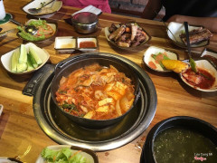 Lẩu kimchi của combo thịt