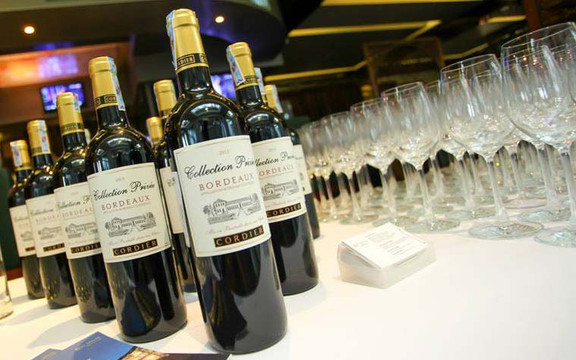 Red Apron Fine Wines & Spirits - Thảo Điền