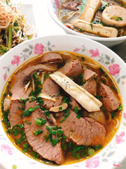 Quán mặt đương dê tìm, chủ quán thân thiện . Bún bò huế ngon , đậm đà . Đánh giá cá nhân 8.5/10