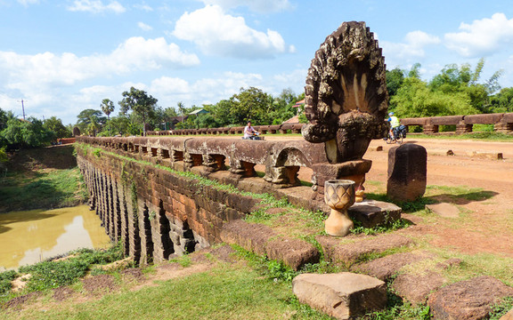 Cầu Rồng - Kampong Kdei Bridge