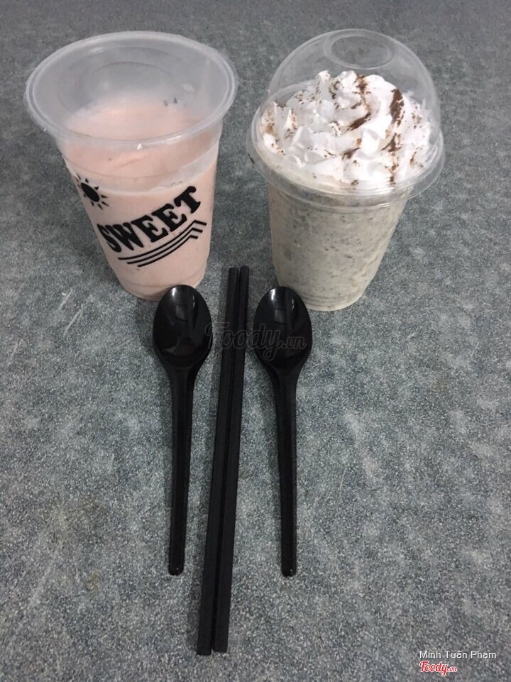 Strawberry+Lychee Ice Blended ❤️ Coffee Oreo Ice Blended: bộ đôi lãng mạn cho lứa đôi.😊