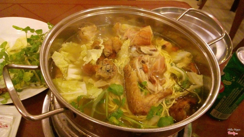 Lẩu gà ớt hiểm 