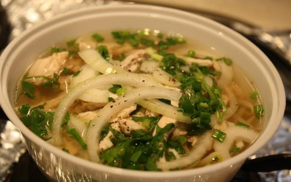 Phở gà Hồ Vuông