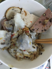 Bánh cuốn nóng chả bò. 35k 