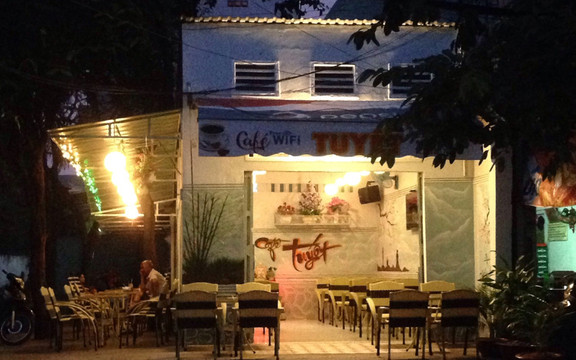 Tuyết Cafe