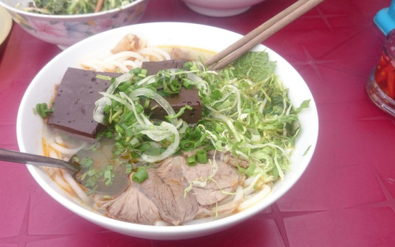 Cô Hoa - Bún Bò Huế & Bún Riêu