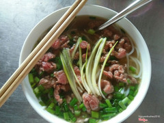 bún bò tái